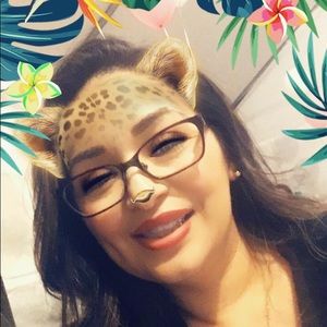 Meet your Posher, Dennice